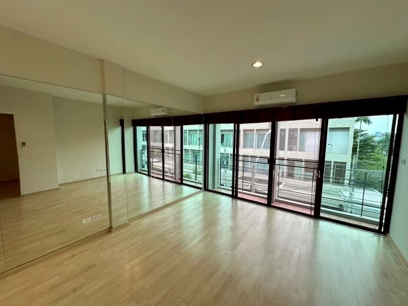 Noble Cube Pattanakarn, Bangkok, Phatthanakan Road, Suan Luang, Suan Luang, Bangkok, 4 Bedrooms, 200 sqm, Townhouse For Rent, by Jutarat Jitmun, 500148543 - DDproperty.com