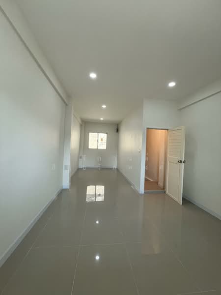 อาคารพาณิชย์ ถนนเจริญนคร, Bangkok, เจริญนคร, Khlong Ton Sai, Khlong San, Bangkok, , 150 sqm, Shophouse For Rent, by Sireekan Sirichawanphong, 500148550 - DDproperty.com