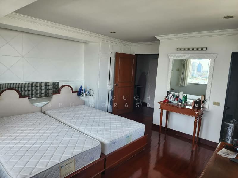 D.S. Tower 1 Sukhumvit 33, Bangkok, Soi Phrom Chit, Khlong Tan Nua, Watthana, Bangkok, 3 Bedrooms, 249 sqm, Condo For Sale, by Intouch Abhinorasaeth, 500148624 - DDproperty.com