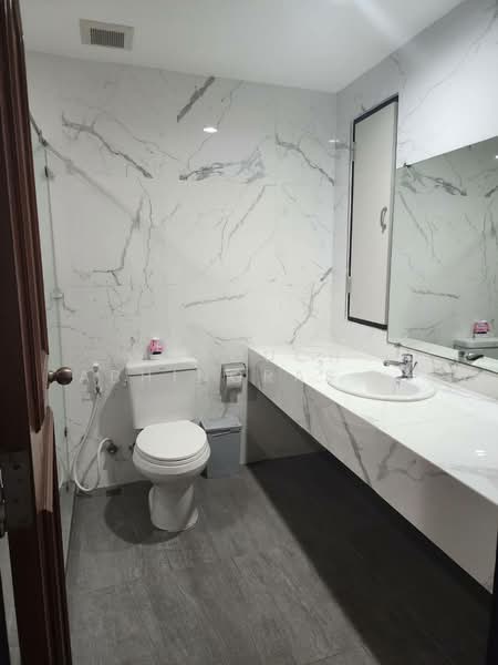 D.S. Tower 1 Sukhumvit 33, Bangkok, Soi Phrom Chit, Khlong Tan Nua, Watthana, Bangkok, 3 Bedrooms, 249 sqm, Condo For Sale, by Intouch Abhinorasaeth, 500148624 - DDproperty.com