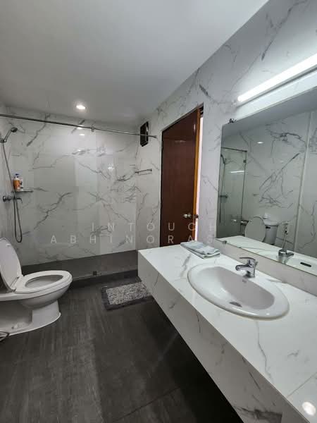 D.S. Tower 1 Sukhumvit 33, Bangkok, Soi Phrom Chit, Khlong Tan Nua, Watthana, Bangkok, 3 Bedrooms, 249 sqm, Condo For Sale, by Intouch Abhinorasaeth, 500148624 - DDproperty.com