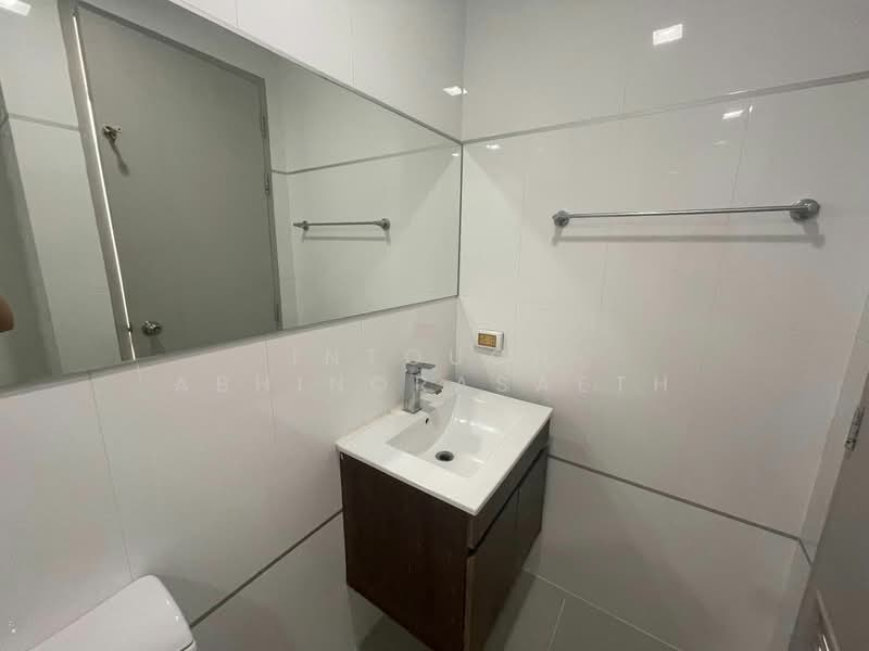 Thru Thonglor, Bangkok, Petchaburi Road, Bang Kapi, Huai Khwang, Bangkok, 1 Bedroom, 31 sqm, Condo For Sale, by Intouch Abhinorasaeth, 500148639 - DDproperty.com