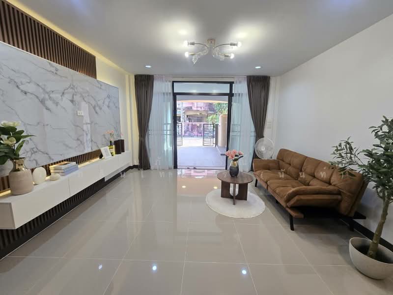 K.C. Ramintra 8, Bangkok, Hathairat Road, Sam Wa Tawan Tok, Khlong Sam Wa, Bangkok, 2 Bedrooms, 80 sqm, Townhouse For Sale, by นภัสศรณ์ วงศ์สินไทยกร (นันท์), 500148681 - DDproperty.com