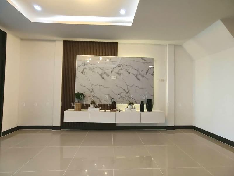 K.C. Ramintra 1, Bangkok, Hathairat Road 39, Sam Wa Tawan Tok, Khlong Sam Wa, Bangkok, 2 Bedrooms, 80 sqm, Townhouse For Sale, by นภัสศรณ์ วงศ์สินไทยกร (นันท์), 500148696 - DDproperty.com