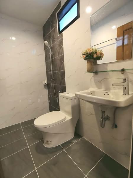 K.C. Ramintra 1, Bangkok, Hathairat Road 39, Sam Wa Tawan Tok, Khlong Sam Wa, Bangkok, 2 Bedrooms, 80 sqm, Townhouse For Sale, by นภัสศรณ์ วงศ์สินไทยกร (นันท์), 500148696 - DDproperty.com