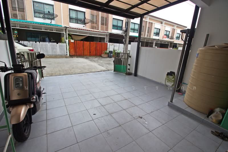 Pruksalite Lox Sukhumvit-Theparak, Samut Prakan, Soi Sri Bunruang 1, Bang Muang Mai, Muang Samut Prakarn, Samut Prakan, 3 Bedrooms, 110 sqm, Townhouse For Rent, by นวพล พิธานวรรณกุล, 500148701 - DDproperty.com