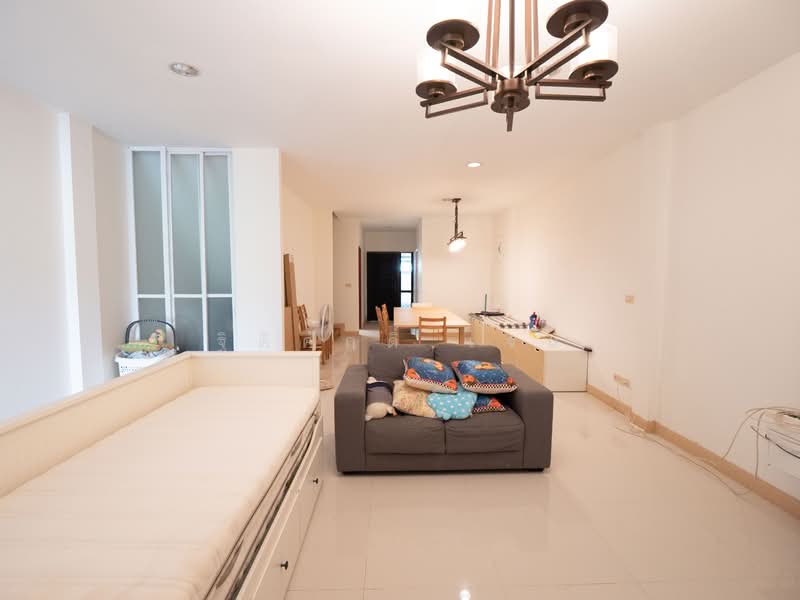 เมืองนครพนม, Nakhon Phanom, Nong Saeng, Muang Nakhon Phanom, Nakhon Phanom, 2 Bedrooms, 200 sqm, Townhouse For Sale, by TITISAK Jane, 500148733 - DDproperty.com