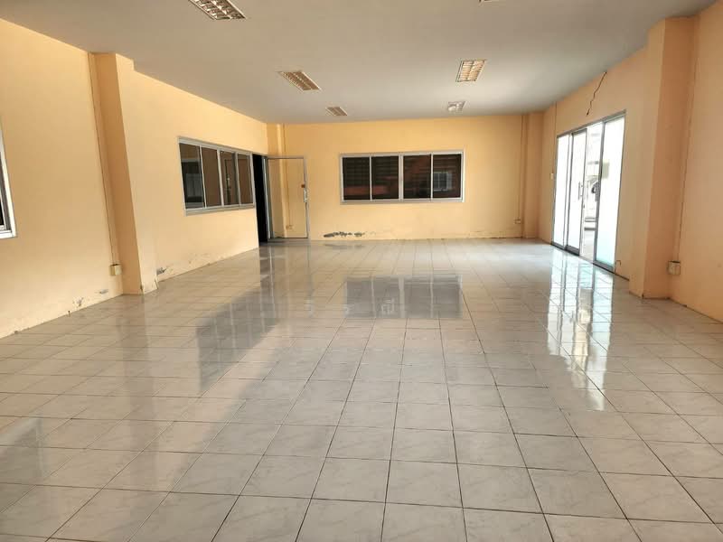 เช่าโกดังขนาดใหญ่พร้อมสำนักงาน 2 ชั้น จำนวน 2 สำนักงาน, Nakhon Ratchasima, Hua Thale, Muang Nakhon Ratchasima, Nakhon Ratchasima, , 5,000 sqm, Warehouse/Factory For Rent, by วิรณี, 500148776 - DDproperty.com