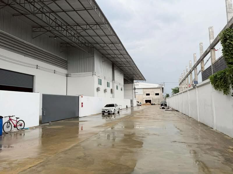 โกดังให้เช่าพร้อมออฟฟิศ ขนาด 1,300 ตรม. 🚩ถนนเลียบคลองสี่วา บางบอน 5 ใกล้ สนามกอล์ฟเอกชัย, Samut Sakhon, Suan Luang, Krathum Baen, Samut Sakhon, , 1,300 sqm, Warehouse/Factory For Rent, by ธนกฤต, 500148892 - DDproperty.com
