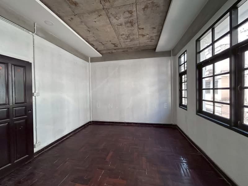 Commercial Building for Rent – Prime Location near BTS Phrom Phong (SPSJP143), Bangkok, สุขุมวิท39, Khlong Tan Nua, Watthana, Bangkok, 5 Bedrooms, 260 sqm, Townhouse For Rent, by Khun Jane, 500148940 - DDproperty.com