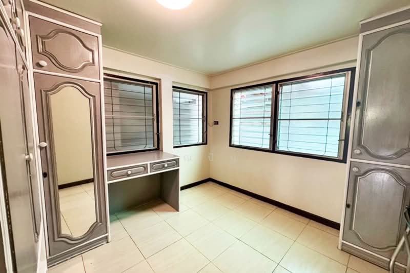 หมู่บ้านพงษ์เพชรวิลล่า, Bangkok, Thung Song Hong, Lak Si, Bangkok, 3 Bedrooms, 180 sqm, Single Detached House For Sale, by คุณปิ่น, 500148965 - DDproperty.com