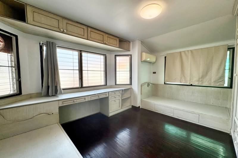 หมู่บ้านพงษ์เพชรวิลล่า, Bangkok, Thung Song Hong, Lak Si, Bangkok, 3 Bedrooms, 180 sqm, Single Detached House For Sale, by คุณปิ่น, 500148965 - DDproperty.com