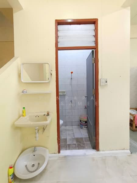 Yu Charoen (Fah Kram) Lam Luk Ka Khlong 2, Pathum Thani, Sema Fa Khram Road, Khu Khot, Lam Luk Ka, Pathum Thani, 2 Bedrooms, 100 sqm, Townhouse For Sale, by Punpapa Rassamee, 500148973 - DDproperty.com