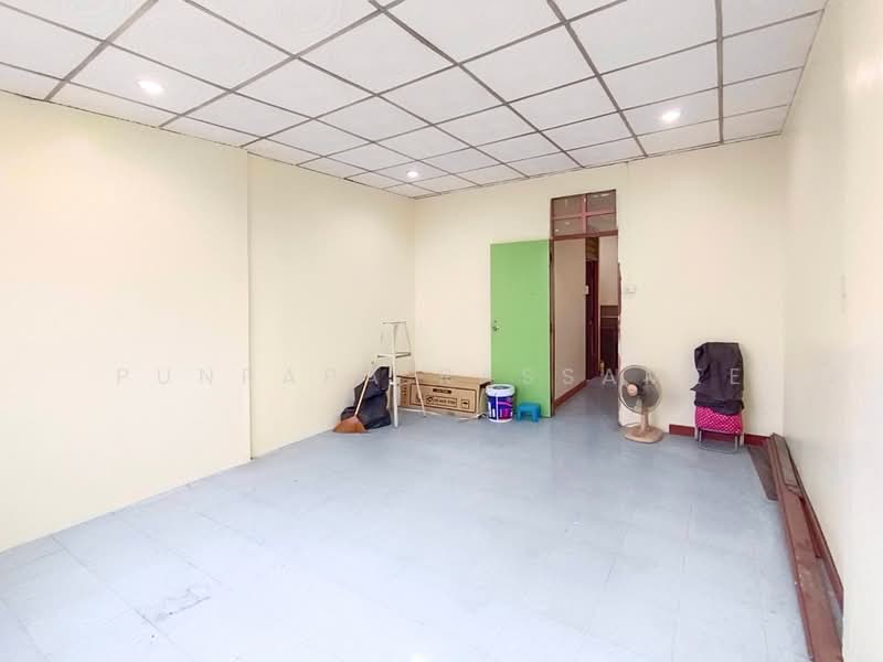 Yu Charoen (Fah Kram) Lam Luk Ka Khlong 2, Pathum Thani, Sema Fa Khram Road, Khu Khot, Lam Luk Ka, Pathum Thani, 2 Bedrooms, 100 sqm, Townhouse For Sale, by Punpapa Rassamee, 500148973 - DDproperty.com