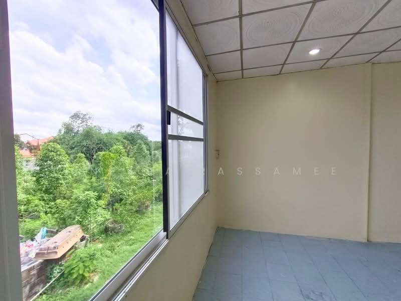 Yu Charoen (Fah Kram) Lam Luk Ka Khlong 2, Pathum Thani, Sema Fa Khram Road, Khu Khot, Lam Luk Ka, Pathum Thani, 2 Bedrooms, 100 sqm, Townhouse For Sale, by Punpapa Rassamee, 500148973 - DDproperty.com