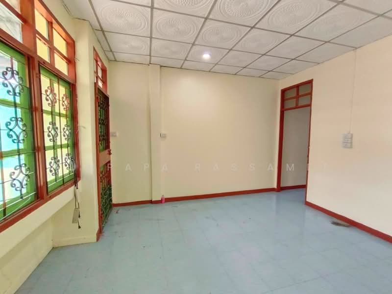 Yu Charoen (Fah Kram) Lam Luk Ka Khlong 2, Pathum Thani, Sema Fa Khram Road, Khu Khot, Lam Luk Ka, Pathum Thani, 2 Bedrooms, 100 sqm, Townhouse For Sale, by Punpapa Rassamee, 500148973 - DDproperty.com