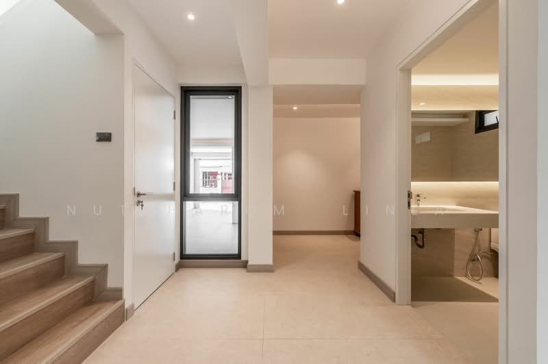 3-BR Semi-detached House, Bangkok, Samsen Nai, Phaya Thai, Bangkok, 3 Bedrooms, 205 sqm, Semi-Detached House (Twin House) For Sale, by Nuttharom  Linla , 500149134 - DDproperty.com