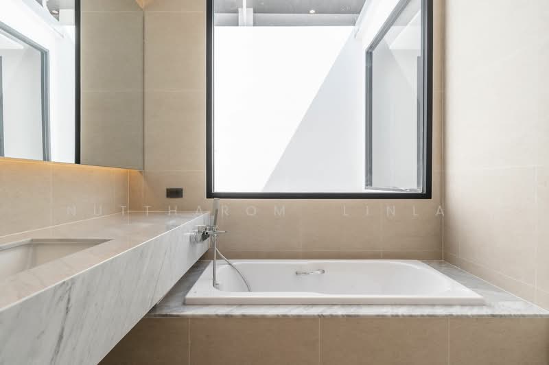 3-BR Semi-detached House, Bangkok, Samsen Nai, Phaya Thai, Bangkok, 3 Bedrooms, 205 sqm, Semi-Detached House (Twin House) For Sale, by Nuttharom  Linla , 500149134 - DDproperty.com