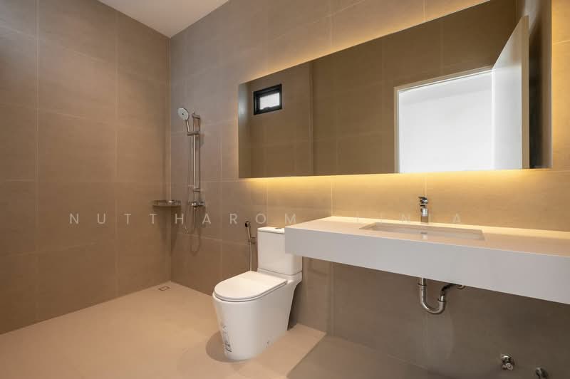 3-BR Semi-detached House, Bangkok, Samsen Nai, Phaya Thai, Bangkok, 3 Bedrooms, 205 sqm, Semi-Detached House (Twin House) For Sale, by Nuttharom  Linla , 500149134 - DDproperty.com