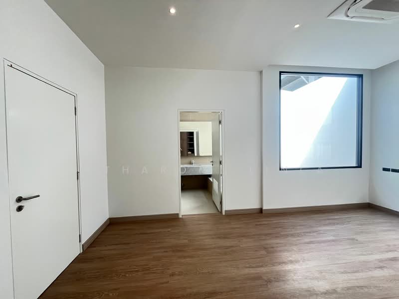 3-BR Semi-detached House, Bangkok, Samsen Nai, Phaya Thai, Bangkok, 3 Bedrooms, 205 sqm, Semi-Detached House (Twin House) For Sale, by Nuttharom  Linla , 500149134 - DDproperty.com