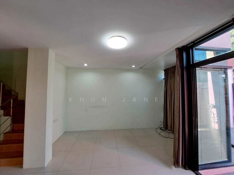 Home office for rent near BTS On Nut (SPSJP142), Bangkok, ซอย สุขุมวิท 83, Bang Chak, Phra Khanong, Bangkok, 3 Bedrooms, 200 sqm, Townhouse For Rent, by Khun Jane, 500149155 - DDproperty.com