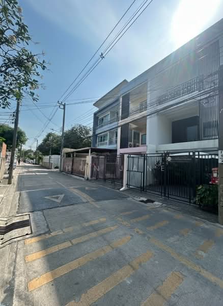 Home office for rent near BTS On Nut (SPSJP142), Bangkok, ซอย สุขุมวิท 83, Bang Chak, Phra Khanong, Bangkok, 3 Bedrooms, 200 sqm, Townhouse For Rent, by Khun Jane, 500149155 - DDproperty.com