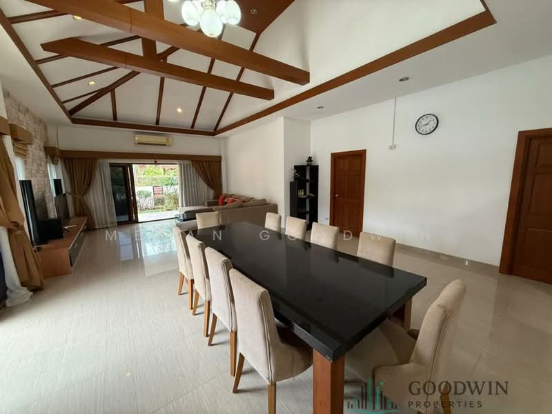 Baan Dusit Pattaya Lake, Chon Buri (Pattaya), Entrance Road, Huai Yai, Bang Lamung (Pattaya), Chon Buri (Pattaya), 5 Bedrooms, 250 sqm, Single Detached House For Sale, by Megan Goodwin, 500149274 - DDproperty.com