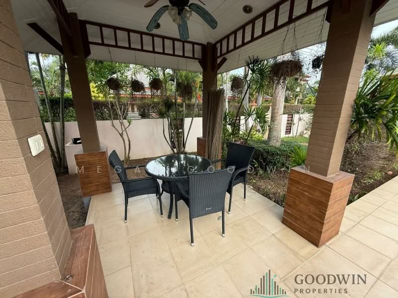 Baan Dusit Pattaya Lake, Chon Buri (Pattaya), Entrance Road, Huai Yai, Bang Lamung (Pattaya), Chon Buri (Pattaya), 5 Bedrooms, 250 sqm, Single Detached House For Sale, by Megan Goodwin, 500149274 - DDproperty.com