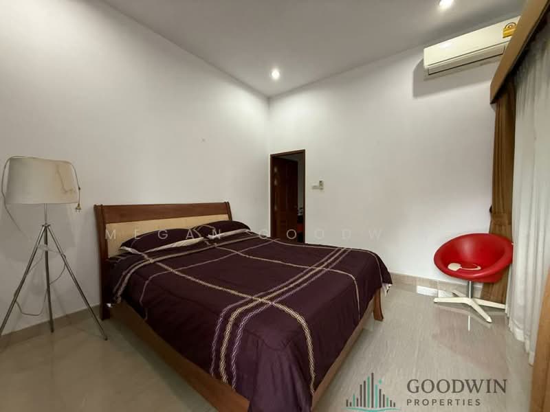 Baan Dusit Pattaya Lake, Chon Buri (Pattaya), Entrance Road, Huai Yai, Bang Lamung (Pattaya), Chon Buri (Pattaya), 5 Bedrooms, 250 sqm, Single Detached House For Sale, by Megan Goodwin, 500149274 - DDproperty.com