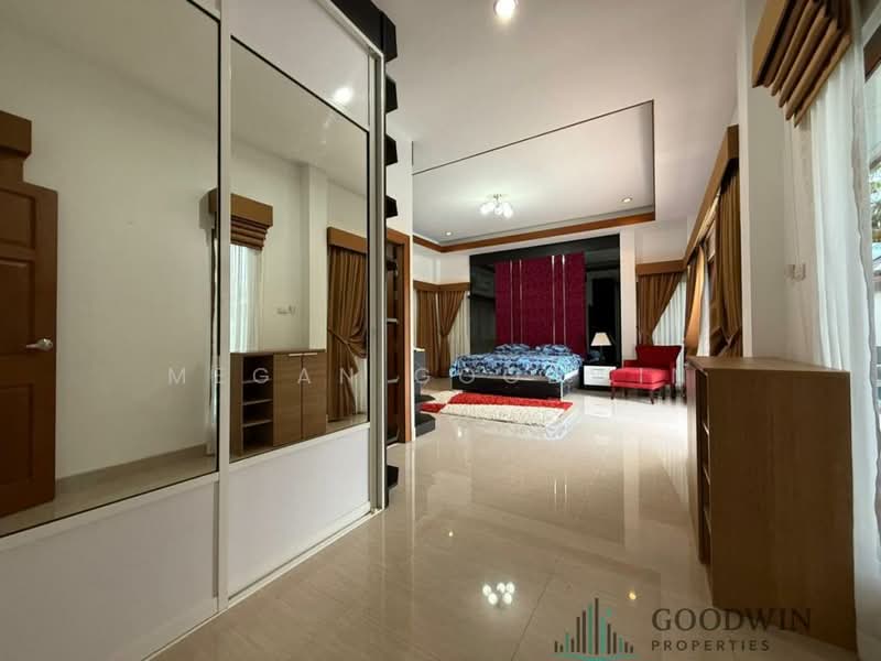 Baan Dusit Pattaya Lake, Chon Buri (Pattaya), Entrance Road, Huai Yai, Bang Lamung (Pattaya), Chon Buri (Pattaya), 5 Bedrooms, 250 sqm, Single Detached House For Sale, by Megan Goodwin, 500149274 - DDproperty.com