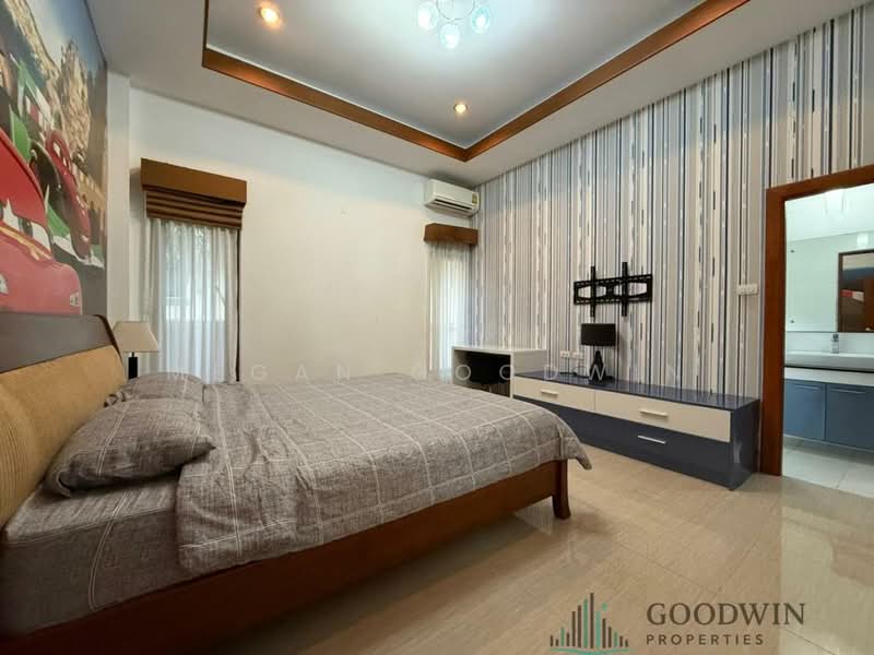 Baan Dusit Pattaya Lake, Chon Buri (Pattaya), Entrance Road, Huai Yai, Bang Lamung (Pattaya), Chon Buri (Pattaya), 5 Bedrooms, 250 sqm, Single Detached House For Sale, by Megan Goodwin, 500149274 - DDproperty.com