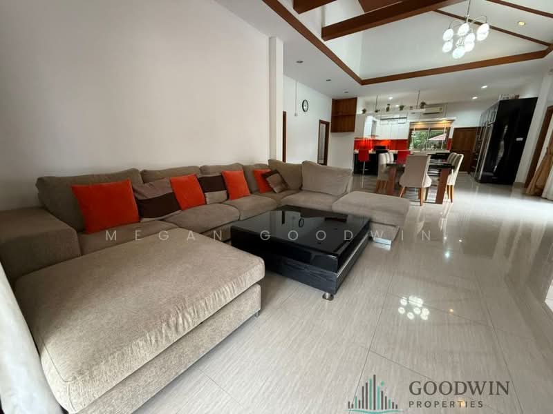 Baan Dusit Pattaya Lake, Chon Buri (Pattaya), Entrance Road, Huai Yai, Bang Lamung (Pattaya), Chon Buri (Pattaya), 5 Bedrooms, 250 sqm, Single Detached House For Sale, by Megan Goodwin, 500149274 - DDproperty.com