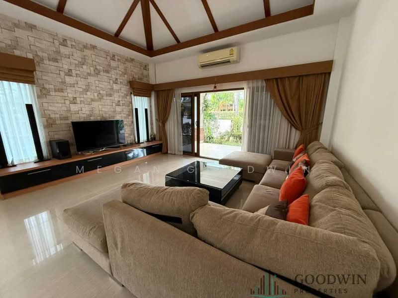 Baan Dusit Pattaya Lake, Chon Buri (Pattaya), Entrance Road, Huai Yai, Bang Lamung (Pattaya), Chon Buri (Pattaya), 5 Bedrooms, 250 sqm, Single Detached House For Sale, by Megan Goodwin, 500149274 - DDproperty.com