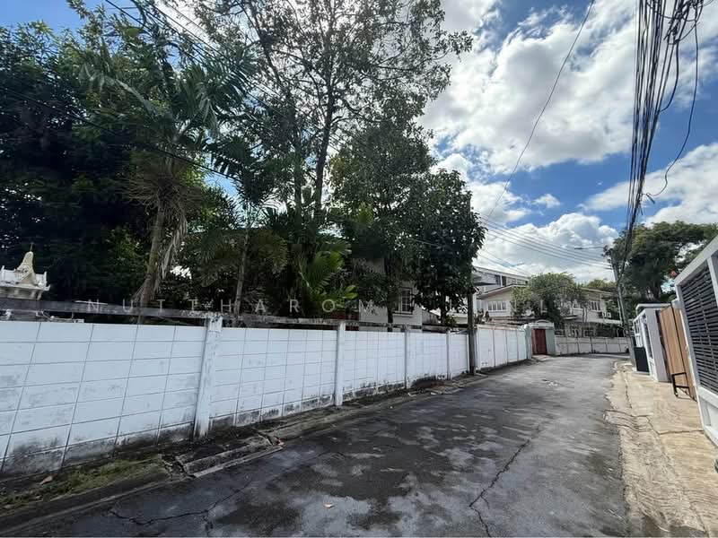 6-BR House, Bangkok, Samsen Nai, Phaya Thai, Bangkok, 6 Bedrooms, 365 sqm, Single Detached House For Sale, by Nuttharom  Linla , 500149296 - DDproperty.com