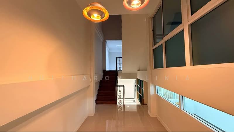 6-BR Townhouse, Bangkok, Phra Kanong Nua, Watthana, Bangkok, 6 Bedrooms, 386 sqm, Townhouse For Sale, by Nuttharom  Linla , 500149325 - DDproperty.com