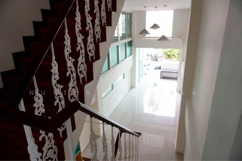 6-BR Townhouse, Bangkok, Phra Kanong Nua, Watthana, Bangkok, 6 Bedrooms, 386 sqm, Townhouse For Sale, by Nuttharom  Linla , 500149325 - DDproperty.com
