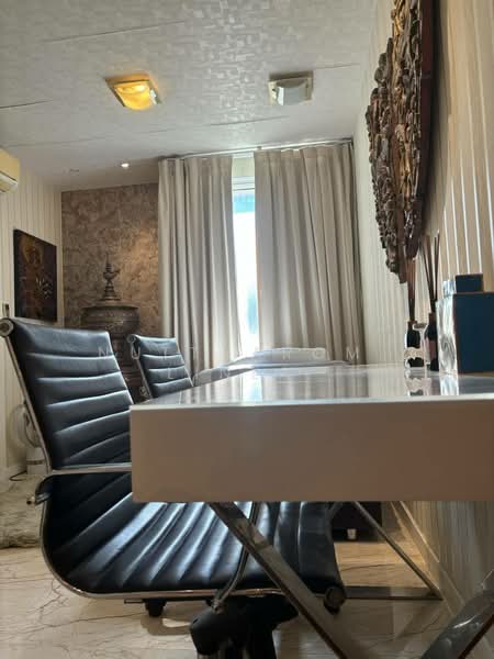 Las Colinas, Bangkok, Sukhumvit 21 Road, Khlongtoei Nua, Watthana, Bangkok, 2 Bedrooms, 193 sqm, Condo For Sale, by Nuttharom  Linla , 500149403 - DDproperty.com