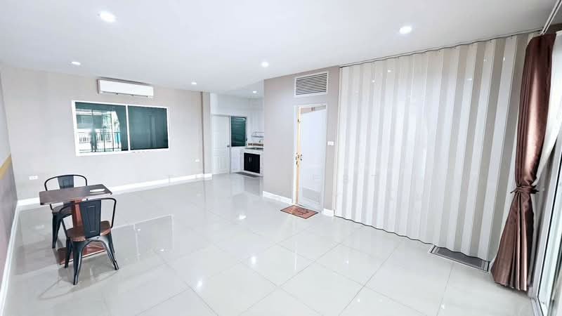 อิ่มอัมพร ค่ายทหารกำแพงเพชรอัครโยธิน, สมุทรสาคร, คลองมะเดื่อ, กระทุ่มแบน, สมุทรสาคร, 100 ตร.ม., ทาวน์เฮ้าส์ ขาย, โดย The Best Property โม, 500149413 - DDproperty.com