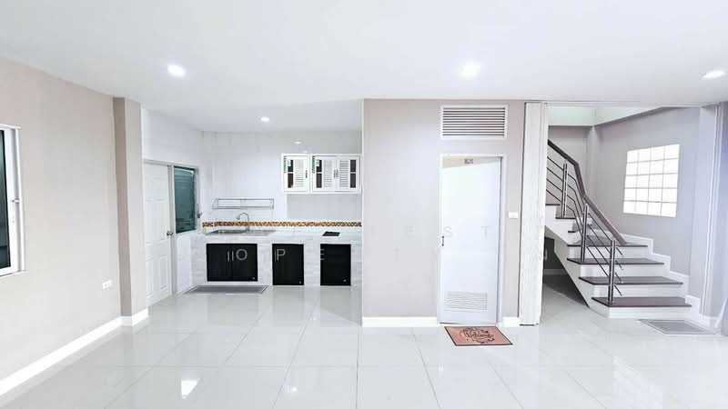 อิ่มอัมพร ค่ายทหารกำแพงเพชรอัครโยธิน, Samut Sakhon, Khlong Madua, Krathum Baen, Samut Sakhon, 4 Bedrooms, 100 sqm, Townhouse For Sale, by The Best Property โม, 500149413 - DDproperty.com