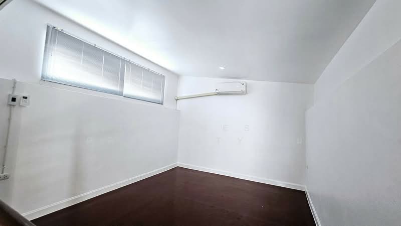 อิ่มอัมพร ค่ายทหารกำแพงเพชรอัครโยธิน, Samut Sakhon, Khlong Madua, Krathum Baen, Samut Sakhon, 4 Bedrooms, 100 sqm, Townhouse For Sale, by The Best Property โม, 500149413 - DDproperty.com