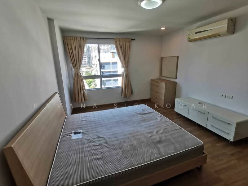 Y.O. Place, Bangkok, 223 Soi Sai Nam Thip 2, Khlong Toei, Khlong Toei, Bangkok, 1 Bedroom, 58 sqm, Apartment For Rent, by Pavana Sirikogar, 500149451 - DDproperty.com