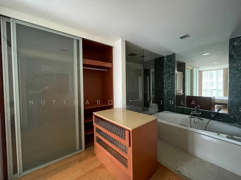 Ficus Lane, Bangkok, Soi Sukhumvit 44/1, Phra Kanong, Khlong Toei, Bangkok, 3 Bedrooms, 210 sqm, Condo For Sale, by Nuttharom  Linla , 500149467 - DDproperty.com