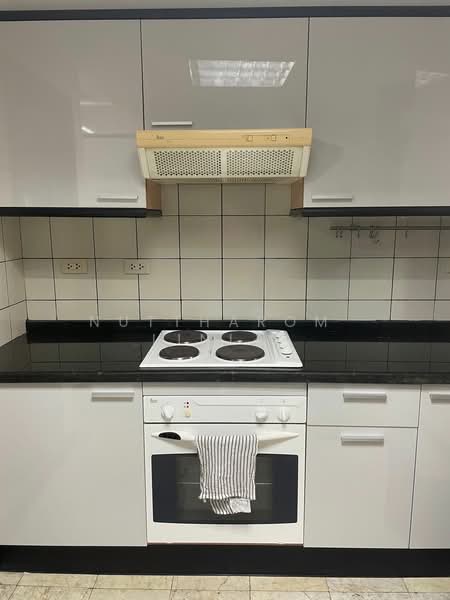 All Seasons Mansion, Bangkok, Soi Ruamrudee, Wireless Road, Lumphini, Pathum Wan, Bangkok, 3 Bedrooms, 178 sqm, Condo For Sale, by Nuttharom  Linla , 500149476 - DDproperty.com