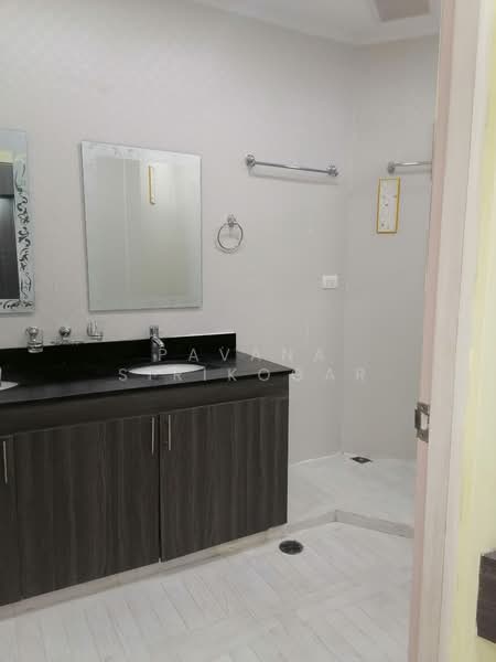 President Park Sukhumvit 24, Bangkok, 99 Sukhumvit 24 Alley, Khlongtoei Nua, Watthana, Bangkok, 2 Bedrooms, 100 sqm, Condo For Rent, by Pavana Sirikogar, 500149502 - DDproperty.com