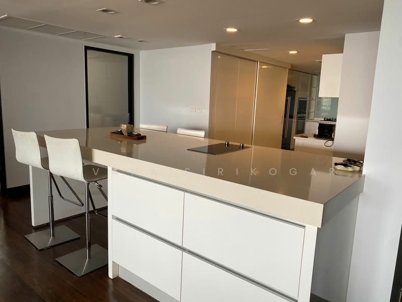 Somkid Gardens, Bangkok, Ploenchit, Lumphini, Pathum Wan, Bangkok, 3 Bedrooms, 251 sqm, Condo For Rent, by Pavana Sirikogar, 500149522 - DDproperty.com