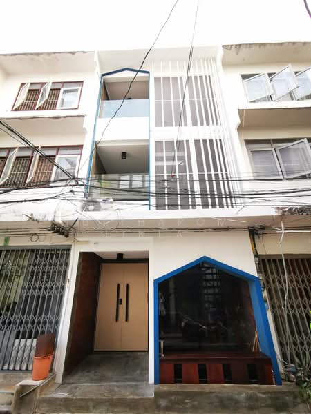 For Sale - 3-BR Townhouse, Bangkok