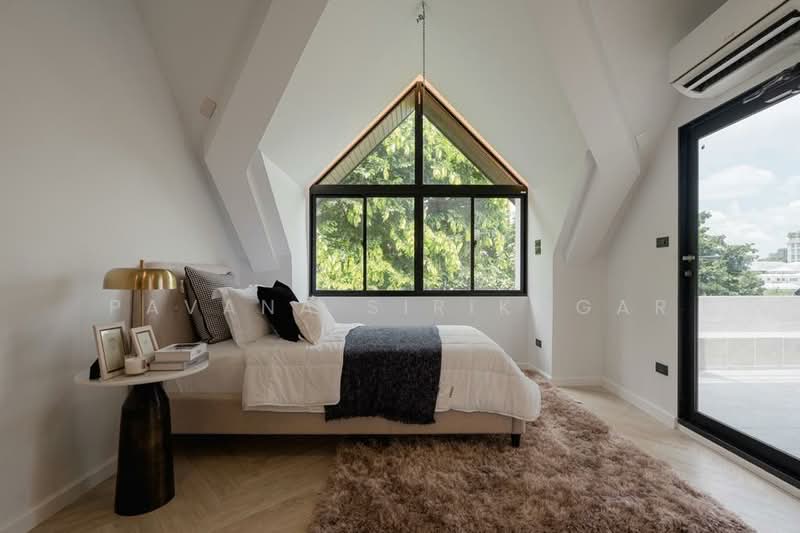 3-BR Townhouse, Bangkok, Khlong Tan Nua, Watthana, Bangkok, 3 Bedrooms, 300 sqm, Townhouse For Rent, by Pavana Sirikogar, 500149554 - DDproperty.com