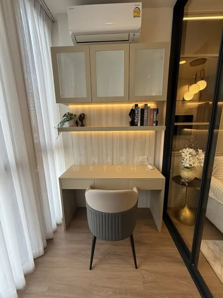 The Issara Sathorn, Bangkok, Chan Road, Thung Maha Mek, Sathon, Bangkok, 1 Bedroom, 37 sqm, Condo For Rent, by Tanapat Jitwatcharakomol, 500149563 - DDproperty.com