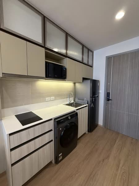 The Issara Sathorn, Bangkok, Chan Road, Thung Maha Mek, Sathon, Bangkok, 1 Bedroom, 37 sqm, Condo For Rent, by Tanapat Jitwatcharakomol, 500149563 - DDproperty.com