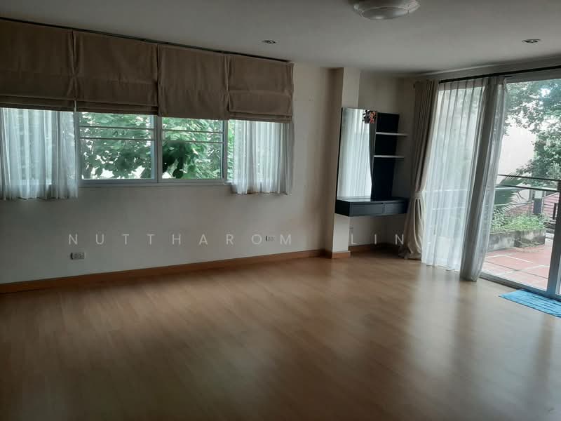 4-BR House, Bangkok, Bang Chak, Phra Khanong, Bangkok, 4 Bedrooms, 2,400 sqm, Single Detached House For Sale, by Nuttharom  Linla , 500149611 - DDproperty.com